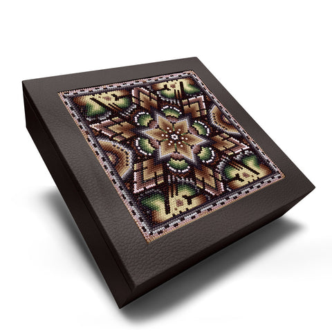 A+A Caja cuadrada grande con huichol - Koon Artesanos